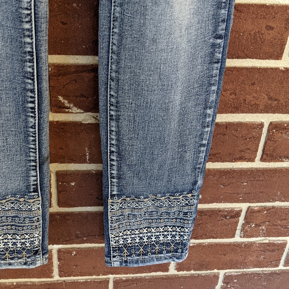 Est. 1946 Denim - Picture 4 of 9